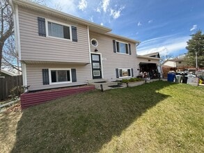 Building Photo - 11051 Kendall Dr