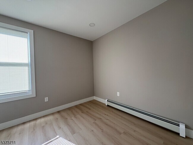 Foto del edificio - 322 N 10th St