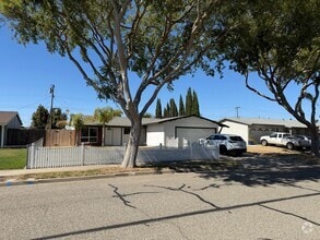 Building Photo - 361 Valley View Dr