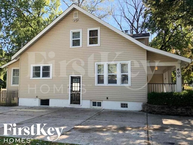 Foto del edificio - 600 Larkin Ave