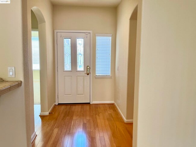 Building Photo - 1381 Bonum Way