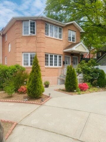 Primary Photo - 217-31 106th Ave