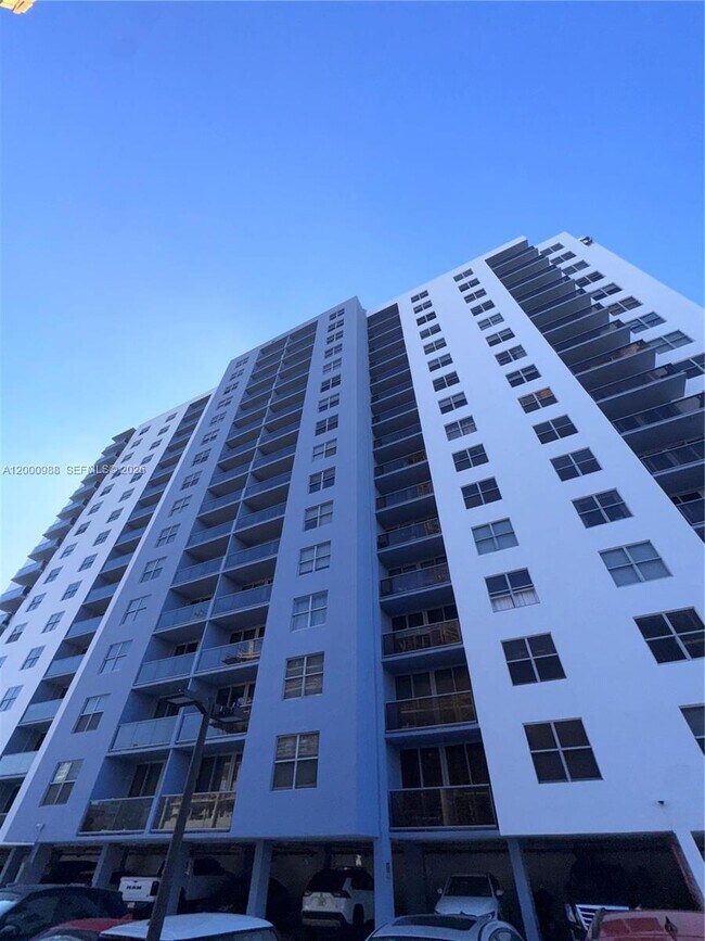 Building Photo - 401 NE 69th St