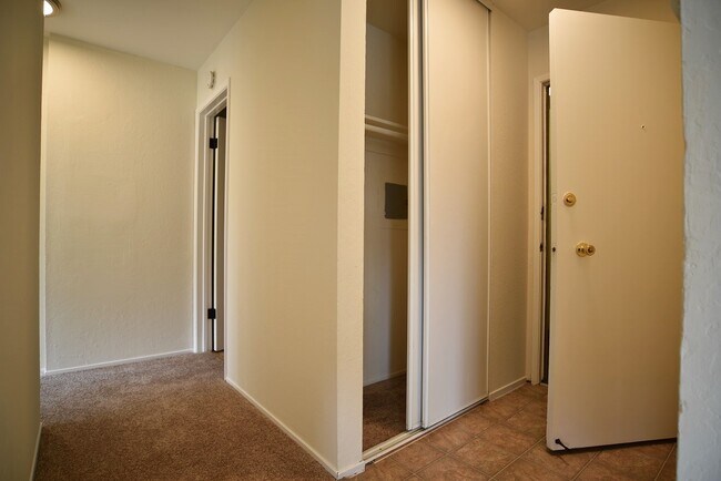 Foto del edificio - 2126 Lincoln Ave