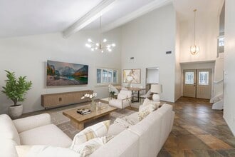 Building Photo - 10 Glorybower Ct