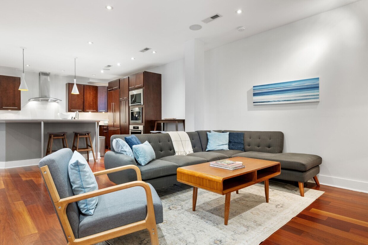 Foto principal - 182 E Bay St