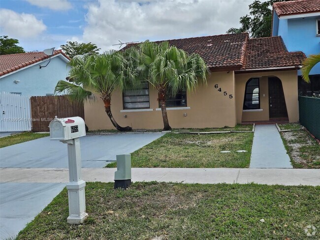 Building Photo - 6455 SW 135th Ave