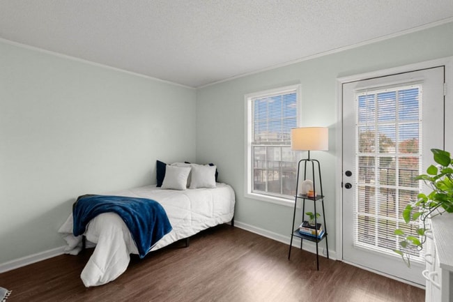 Photo - 2325 Elliston Pl House