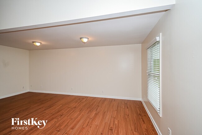 Building Photo - 3571 Millcreek Dr