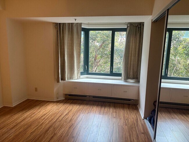 Building Photo - Beautiful 1BR Condo @ Opera Plaza with Amenities, Pool, Gym & Parking!