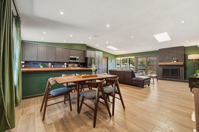 Foto del edificio - 4807 Carsonhill Dr