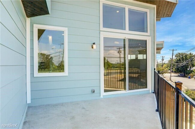 Foto del edificio - 3 br, 2.5 bath Condo - 4001 Red River Stre...