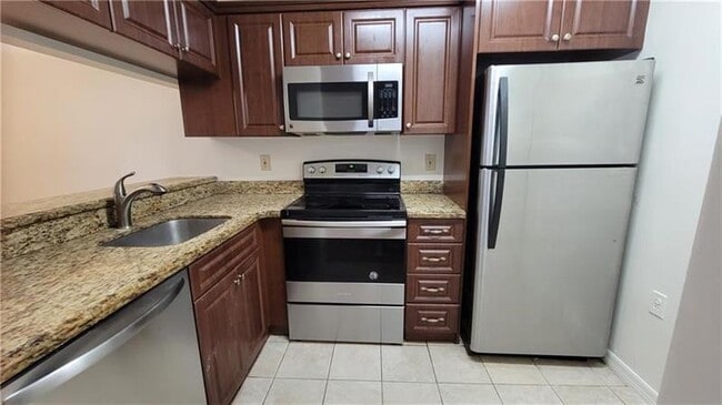 Foto del edificio - 18102 Glenmoor Dr