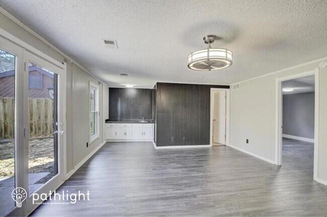 Building Photo - 2192 Graystone Pkwy