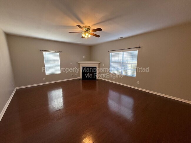 Building Photo - 5207 Silverbrook Dr