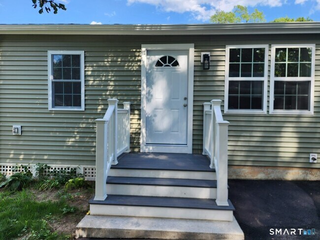 Foto del edificio - 44 Rosewood Ave