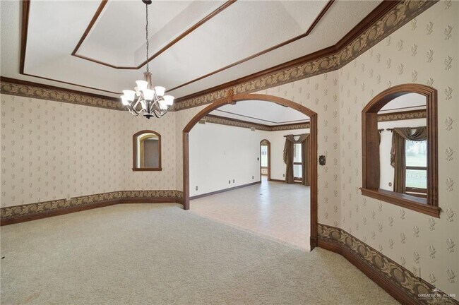Building Photo - 818 Cimarron Dr