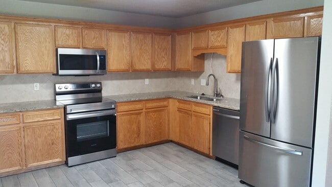 Building Photo - 4604 Acorn Creek Trail