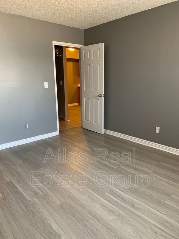 Foto del edificio - 10150 E Virginia Ave