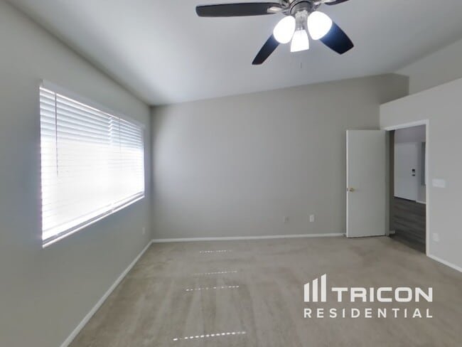 Building Photo - 4432 N 86th Dr