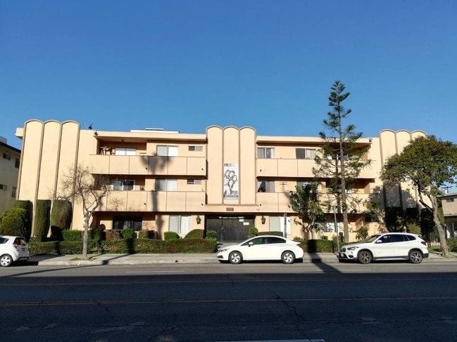 Foto del edificio - 7009 Coldwater Canyon Ave