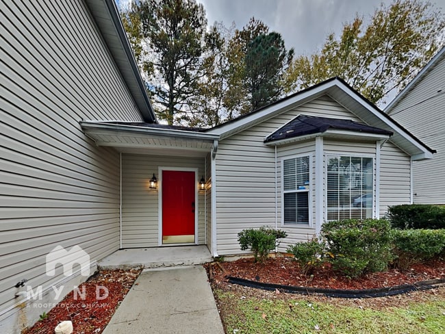 Building Photo - 6437 Phillips Ct