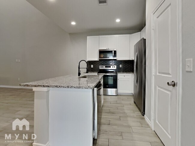 Foto del edificio - 15840 Forest Dr