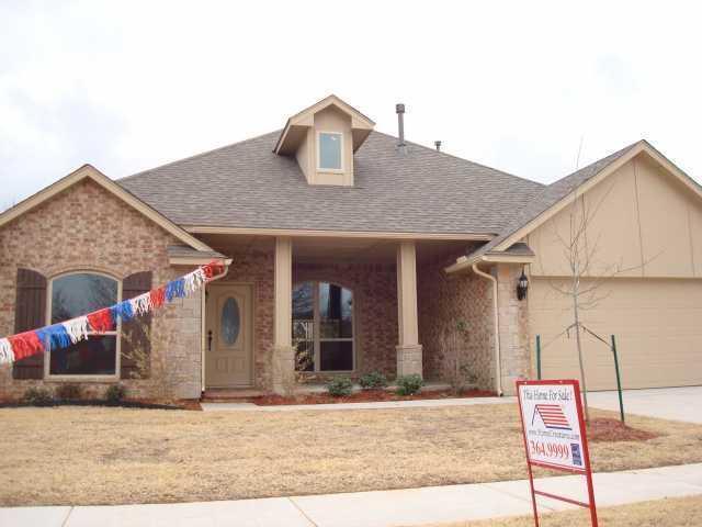 Primary Photo - Beautiful Home in Wimberly Estates in Yukon!