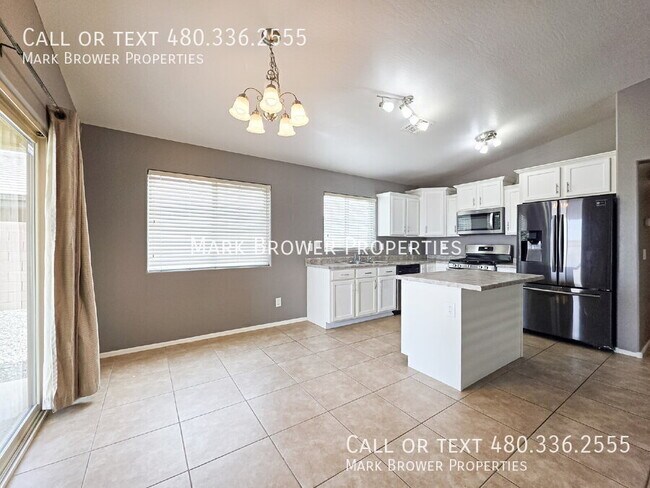 Foto del edificio - 3344 S 186th Ln