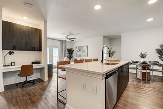 Interior Photo - The E