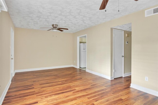 Foto del edificio - 9052 Wilcrest Dr