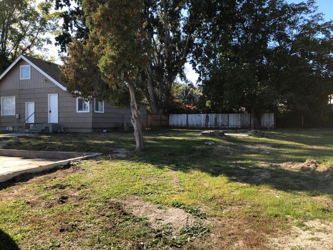 Building Photo - 1408 Walnut St