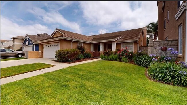 Foto del edificio - Beautiful 3-bedroom, 2-bathroom home located in Oxnard, CA.