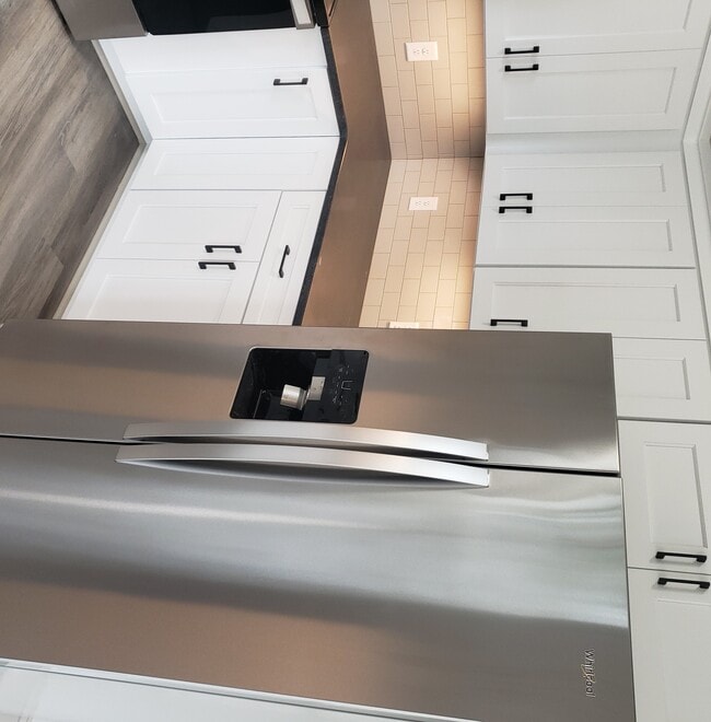 Building Photo - 481 e main st