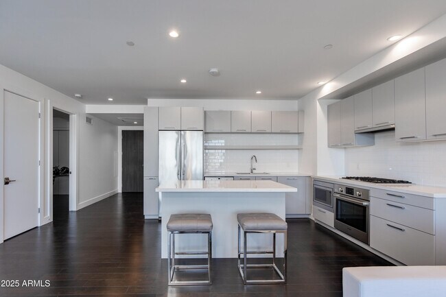 Building Photo - 4422 N 75th St