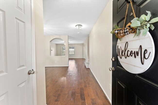 Foto del edificio - 2419 Colonial Springs Ln