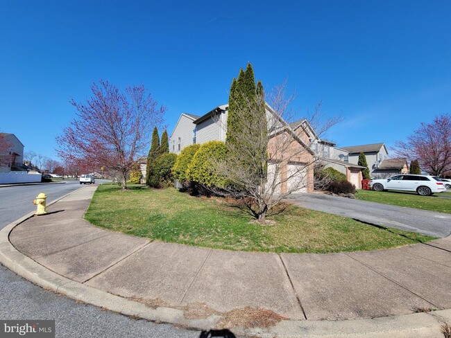 Building Photo - 2655 Chestnut Ln