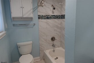 Building Photo - 1102 Winnie St