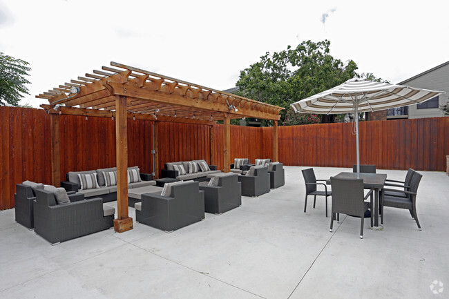 Outdoor Lounge - Cornerstone At Overlook