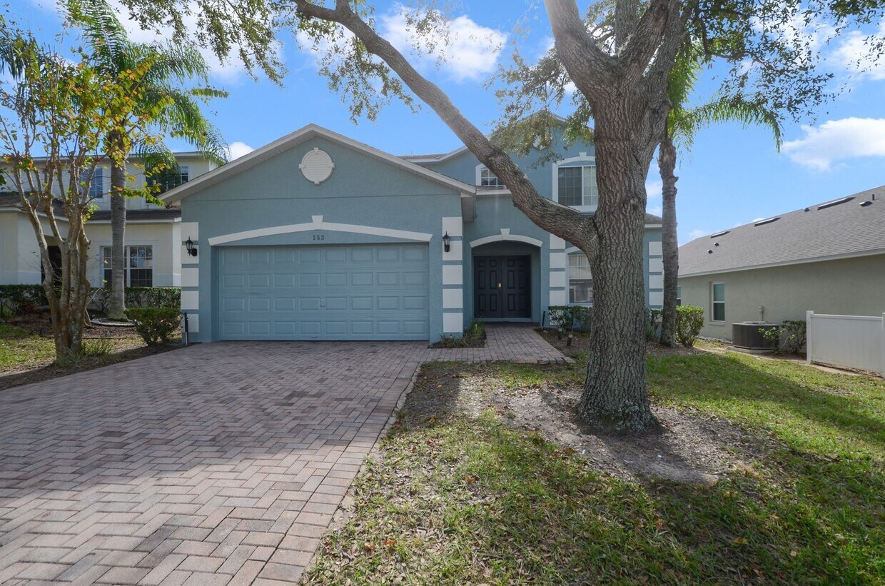 Foto principal - Single family pool home now available!