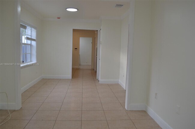 Foto del edificio - 3501 NW 14th Terrace