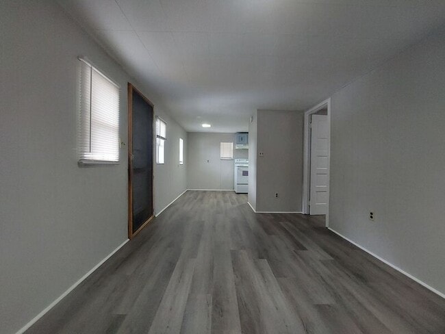 Foto del edificio - 115 1/2 Lenox St
