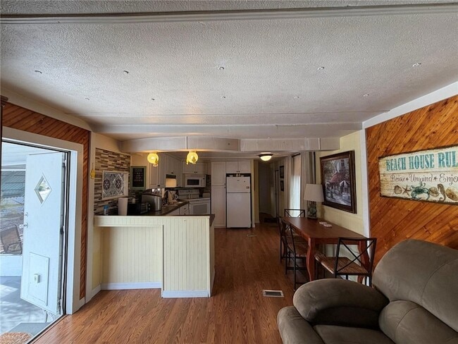 Photo - 3311 Eileen Dr House