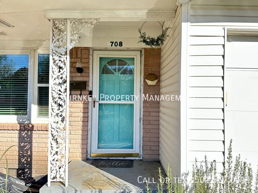 Foto principal - 708 N Charles St