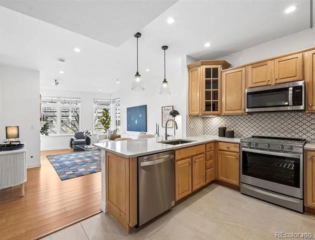 Building Photo - 2700 E Cherry Creek S Dr
