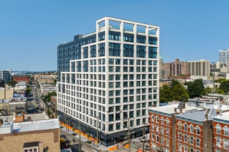 Building Photo - Casa One