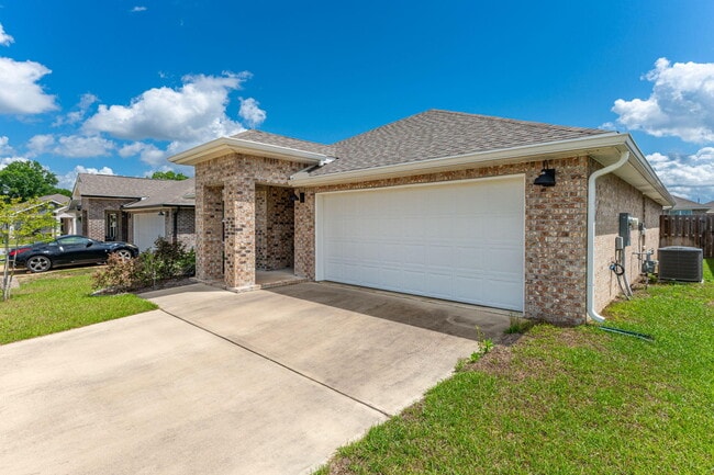 Building Photo - 4603 Reveille Wy