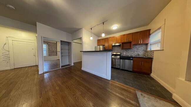Foto del interior - Raymond Investments LLC.