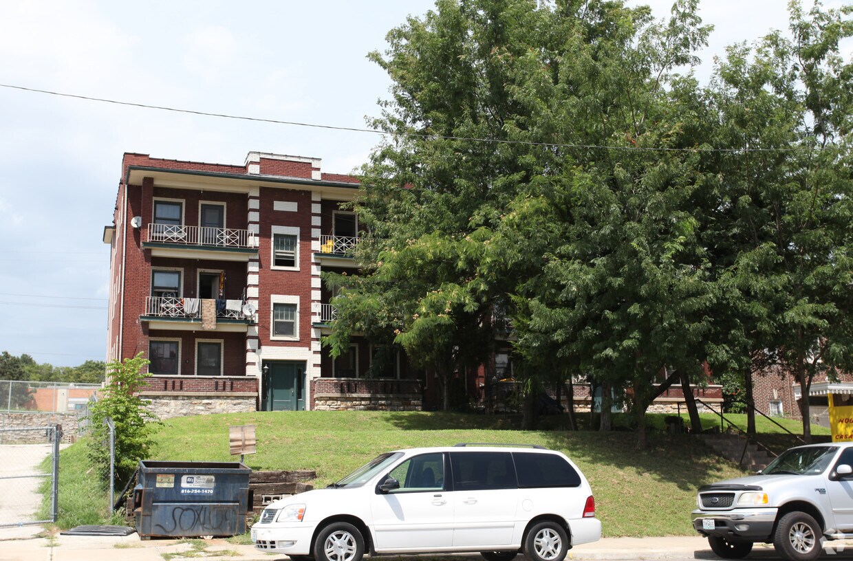 Primary Photo - 3404-3406 E 12th St
