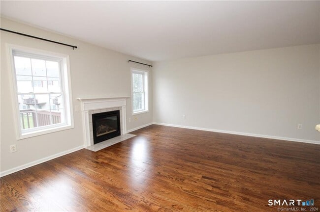 Building Photo - 303 Larson Dr